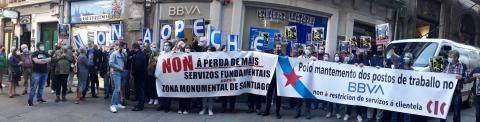 Concentración en Santiago de Compostela contra os despidos e peches de entidades bancarias