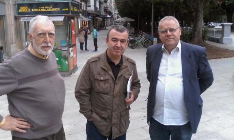 Miguel Justo (Central Librera da rúa Dolores de Ferrol) con Lorenzo Silva e Henrique Sanfiz. 2017