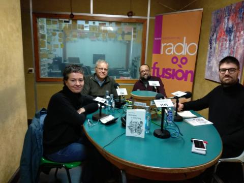Elvira Ribeiro no club de lectura de Radio Fene Radiofusión