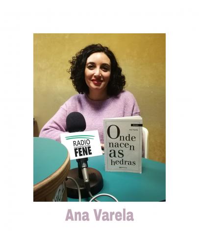 Ana Varela co libro "Onde nacen as hedras"