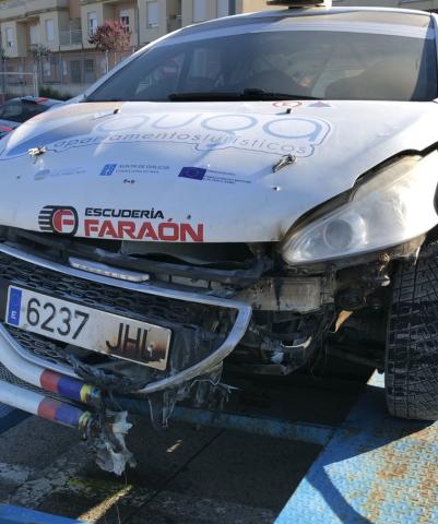 O coche de Ameneiro e Vigo tras o accidente de Lorca