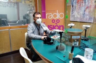 Juan Santalla, profesor do CIFP Ferrolterra en Radio Fene